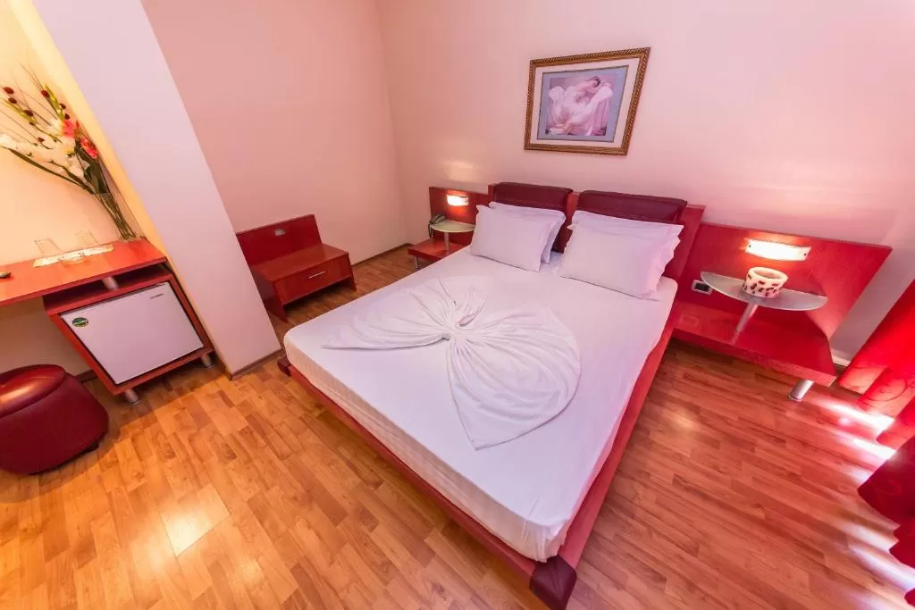 Brilant DBL TWIN STD with balcony 3.jpg